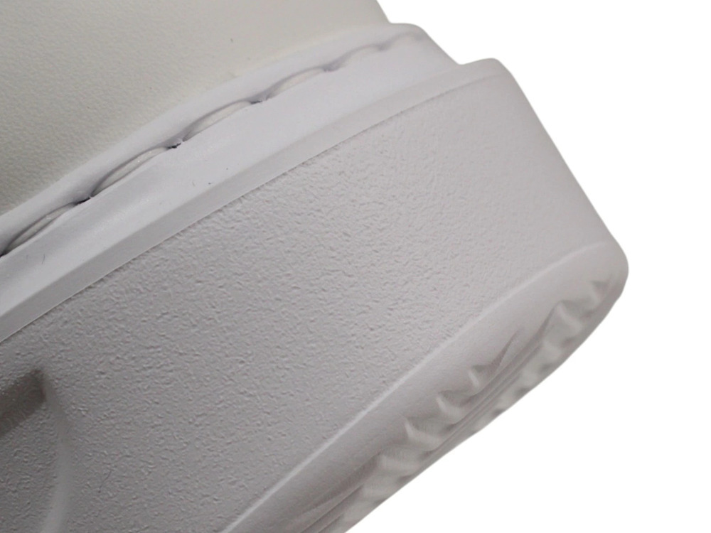 LOUIS VUITTON Beverly Hills Sneakers Monogram Leather White